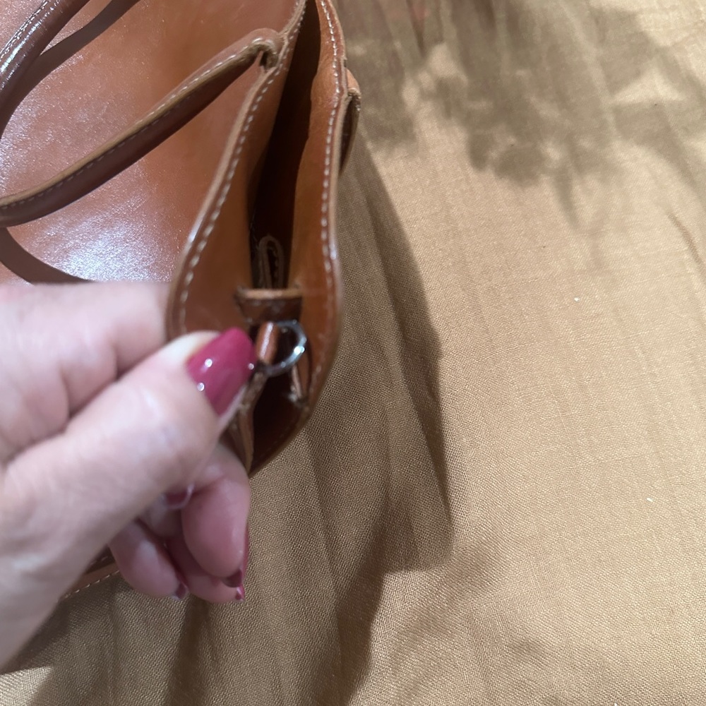 Furla small leather tote bag the shoulder strap is missing. - Picture 5 of 6